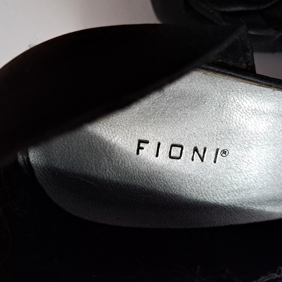 Fioni Black Heels With A Satin Rose Size 7 - Picture 7 of 11